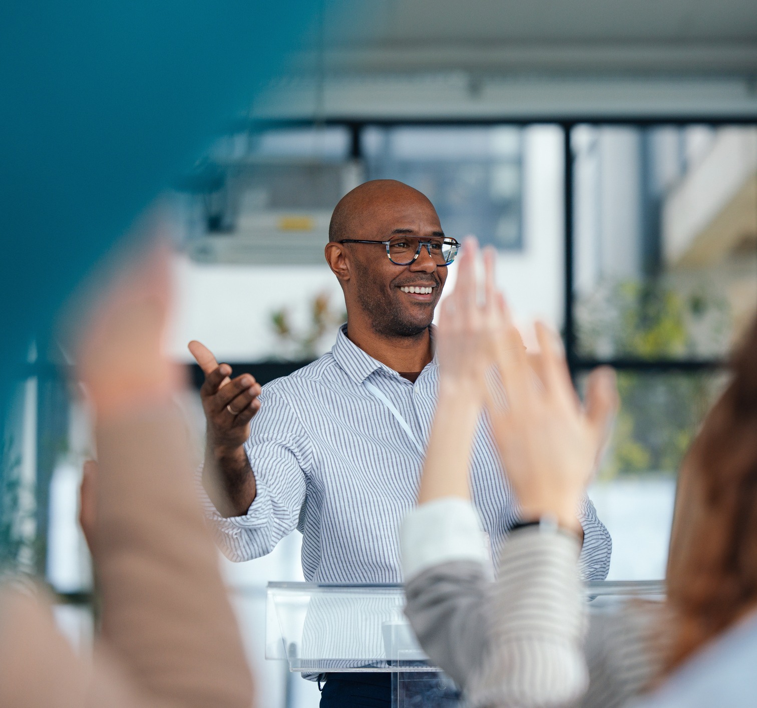 Specialist leading an HR workshop